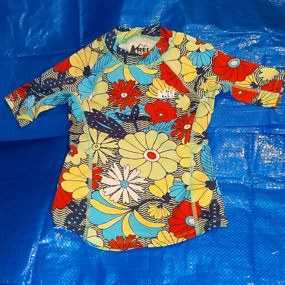 REI Girls Short Sleeve Rash Guard Shirt, size XXS